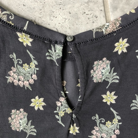 LOFT Flowy Blouse - Picture 8 of 8